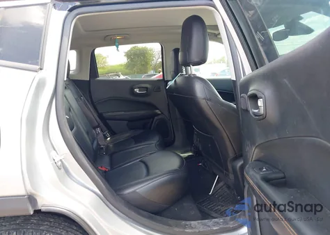 2021 Jeep Compass Limited 4X4 z USA, uszkodzony, nr VIN 3C4NJDCB7MT579519